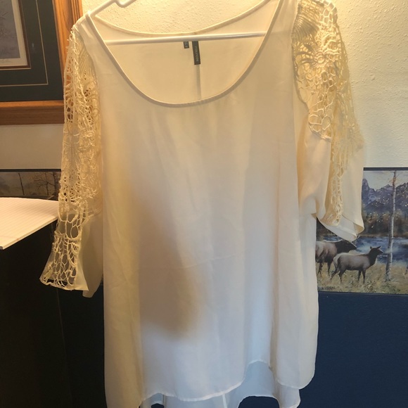 Maurice’s cream colored top - Picture 1 of 1